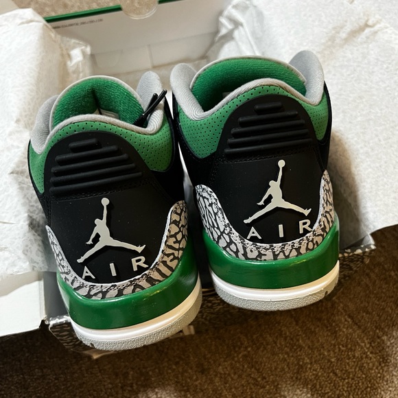 Jordan 3 Retro ‘Pine Green’ - Picture 3 of 7